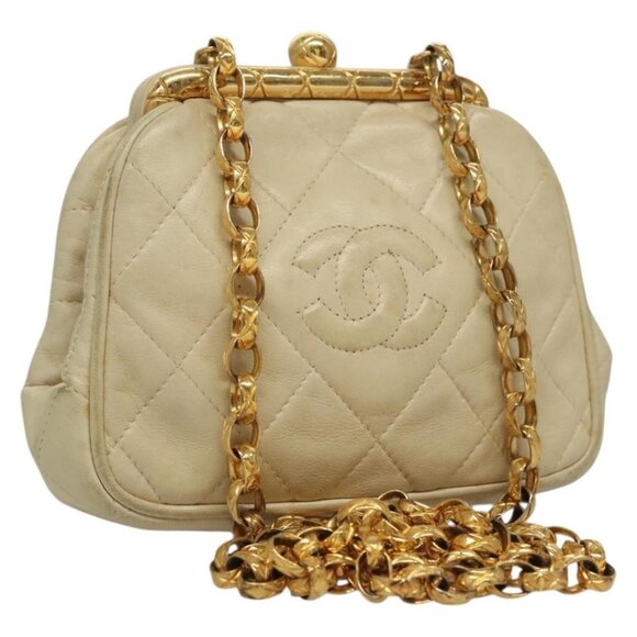 CHANEL Matelasse Clasp Chain Shoulder Bag Lamb Skin White CC Auth 134434 - Picture 1 of 16